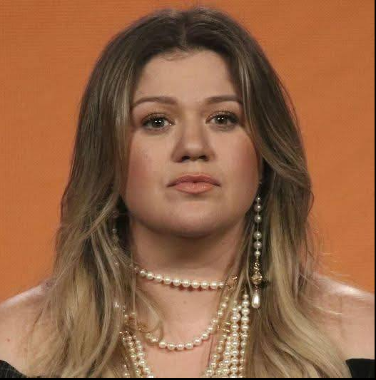 Kelly Clarkson Admits She Finds ‘Nothing Wrong’ With Spanking Her Kids As A Form Of Parental Discipline – View full story in the first C.o.m.m.e.nt. 👇