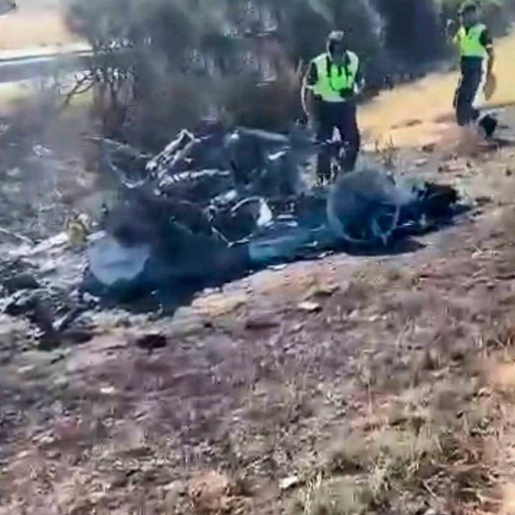 ❗️ Jota and his brother were burned alive… 😣 The Lamborghini’s tire burst at high speed as the Portuguese forward tried to overtake another car. After the blowout, the sports car veered off the road into a ditch, flipped over, and caught fire.